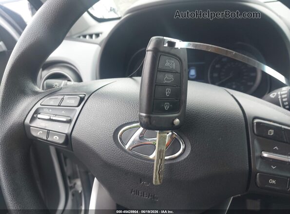 KM8K12AA9KU306016 2019 HYUNDAI KONA Белый Вид панели приборов