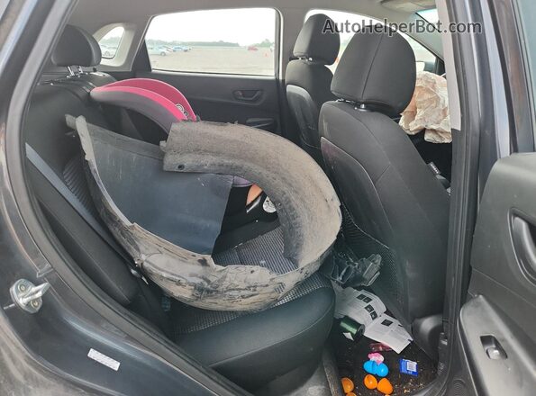 KM8K1CAA3JU093956 2018 HYUNDAI KONA Gray Widok wnętrza z tyłu