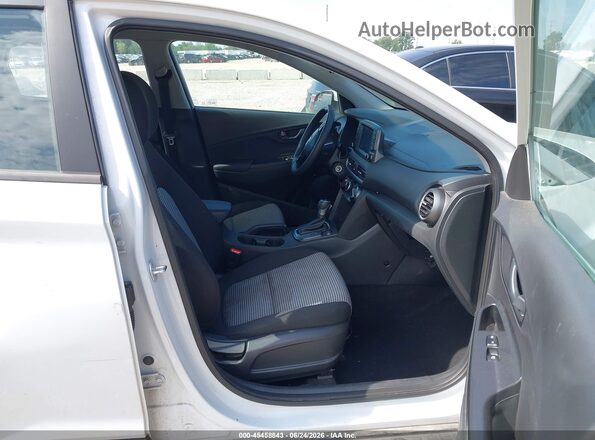 KM8K1CAA5MU609867 2021 HYUNDAI KONA White Front interior view