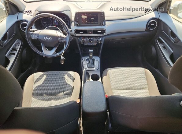 KM8K22AA0LU428732 2020 HYUNDAI KONA Белый Вид панели приборов