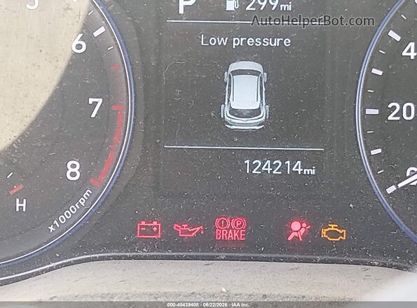 KM8K22AA9KU206639 2019 HYUNDAI KONA Silver 