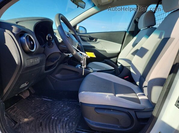KM8K22AB5PU041639 2023 HYUNDAI KONA White Vista interior delantera