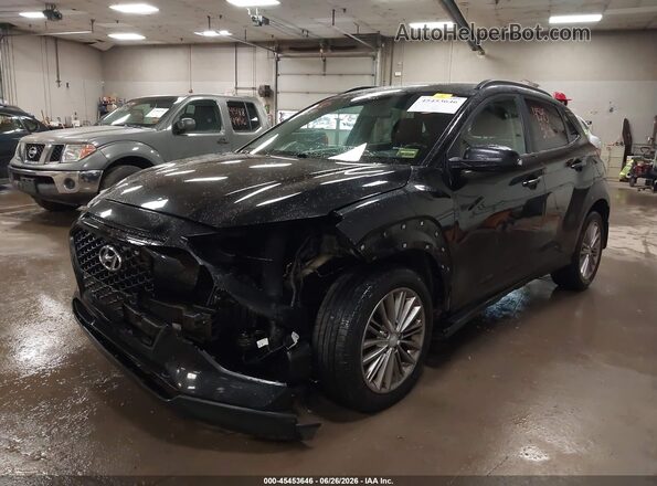 KM8K2CAA0JU145847 2018 HYUNDAI KONA Black Front view