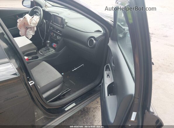KM8K2CAA3JU181872 2018 HYUNDAI KONA Черный Вид салона спереди