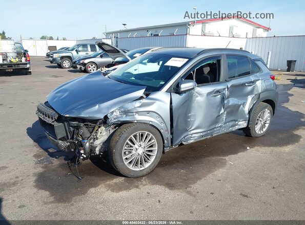 KM8K2CAA6LU518246 2020 HYUNDAI KONA Silver Առջևի ձախ երեք քառորդ տեսարան