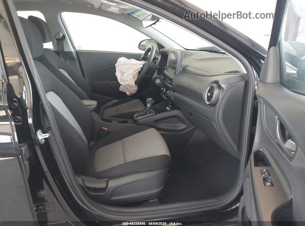 KM8K2CAB0NU830476 2022 HYUNDAI KONA Черный Вид салона спереди