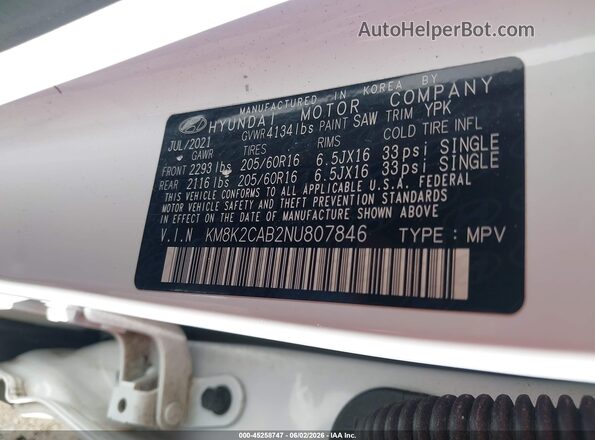 KM8K2CAB2NU807846 2022 HYUNDAI KONA White ძრავის განყოფილების ხედი