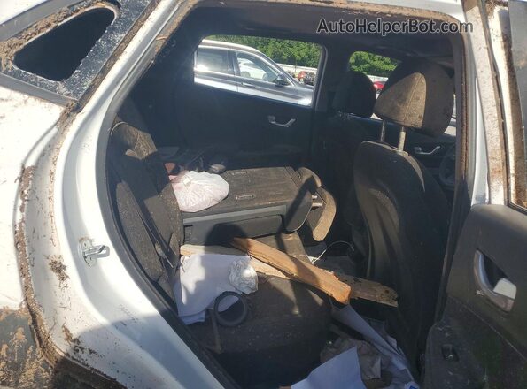 KM8K32AB5PU052606 2023 HYUNDAI KONA White Widok wnętrza z tyłu