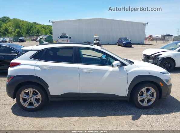 KM8K32AB9NU863533 2022 HYUNDAI KONA White Rear interior view