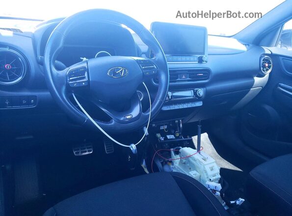 KM8K3CA31NU851777 2022 HYUNDAI KONA White წინა სალონის ხედი