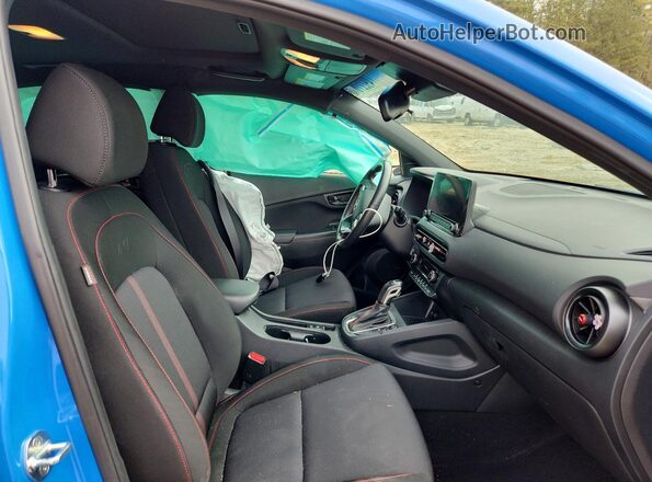 KM8K3CA32NU792853 2022 HYUNDAI KONA Blue Вид салону спереду