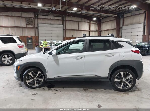 KM8K3CA55MU637049 2021 HYUNDAI KONA White Սալոնի 360 աստիճան տեսք