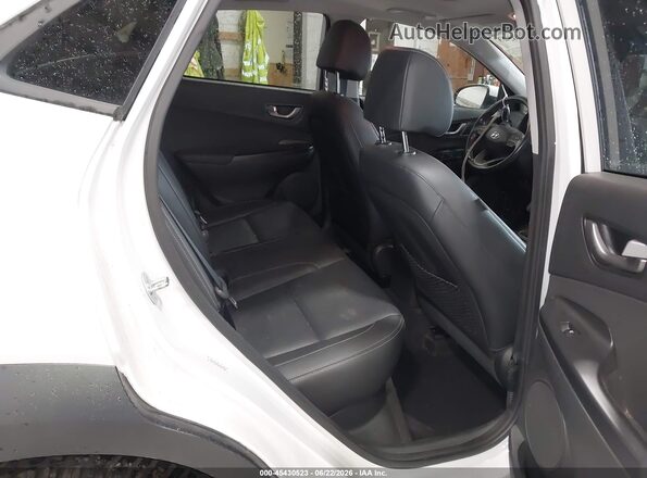 KM8K3CA55MU637049 2021 HYUNDAI KONA White VIN կոդի պիտակի տեսք