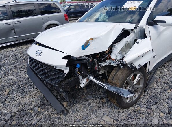 KM8K3CAB2NU913811 2022 HYUNDAI KONA Белый Вид спереди
