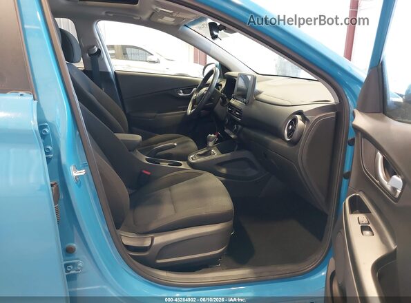 KM8K3CAB3NU914417 2022 HYUNDAI KONA Синий Вид салона спереди