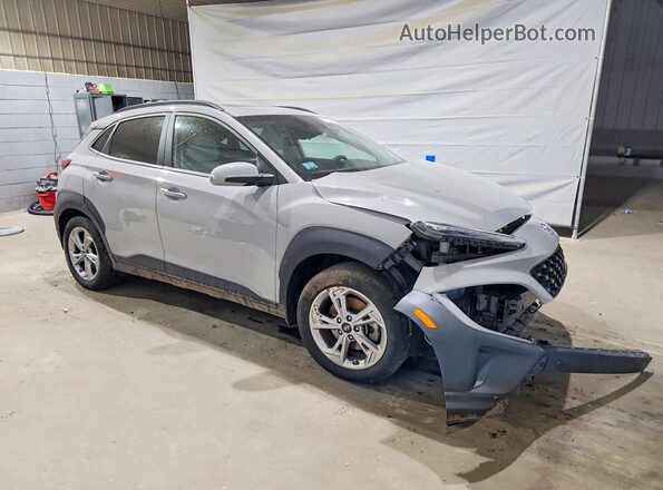 KM8K3CAB8PU047258 2023 HYUNDAI KONA Silver წინა მარჯვენა