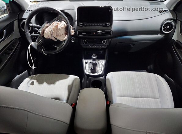 KM8K3CAB8PU047258 2023 HYUNDAI KONA Silver წინა პანელის ხედი