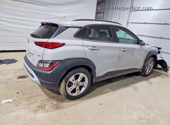 KM8K3CAB8PU047258 2023 HYUNDAI KONA Silver უკანა მარჯვენა
