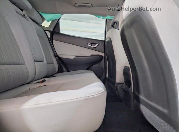 KM8K3CAB8PU047258 2023 HYUNDAI KONA Silver უკანა სავარძლების ხედი