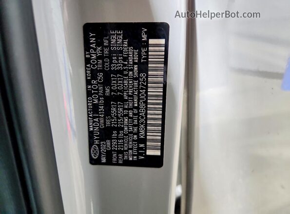 KM8K3CAB8PU047258 2023 HYUNDAI KONA Silver VIN კოდის სტიკერის ხედი