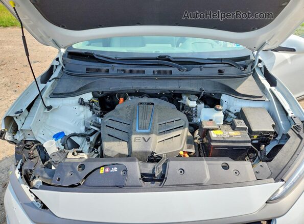 KM8K53AG9LU072038 2020 HYUNDAI KONA White Vista del compartimento del motor