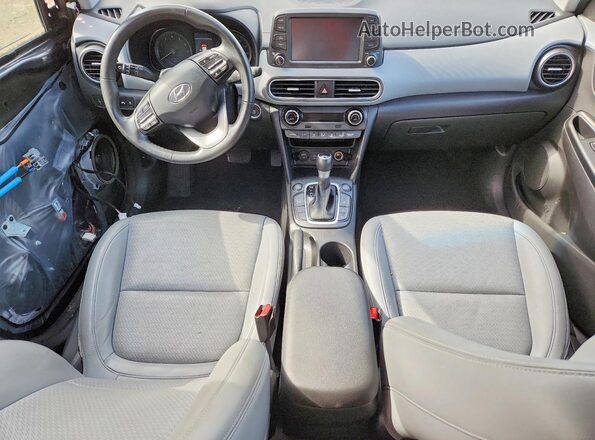 KM8K5CA50MU730331 2021 HYUNDAI KONA Gray Առջևի վահանակի տեսք
