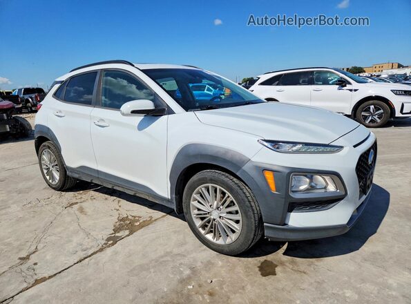 KM8K62AAXJU101093 2018 HYUNDAI KONA Белый Передняя правая четверть