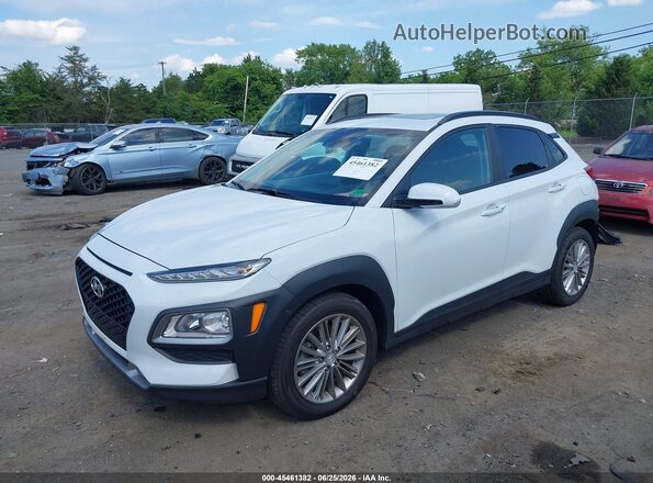 KM8K6CAA0LU521180 2020 HYUNDAI KONA White წინა მარცხენა ხედი სამი მეოთხედიდან