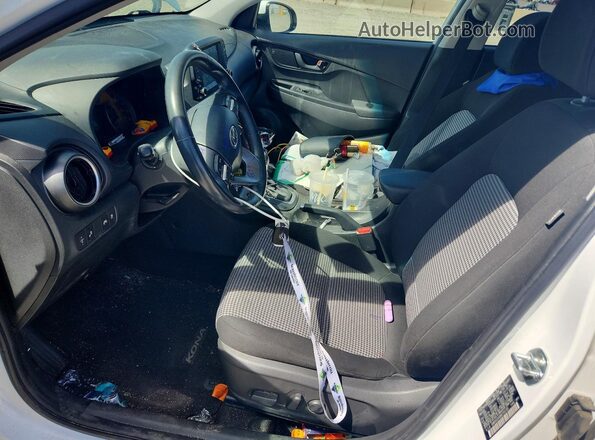 KM8K6CAA9MU735165 2021 HYUNDAI KONA White 