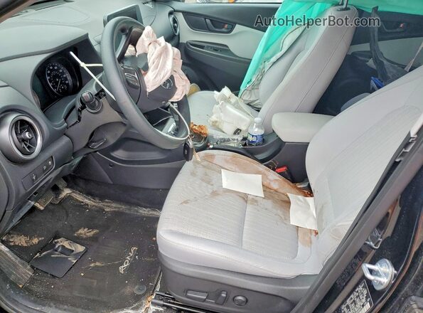 KM8K6CAB2PU059378 2023 HYUNDAI KONA Черный Вид салона спереди