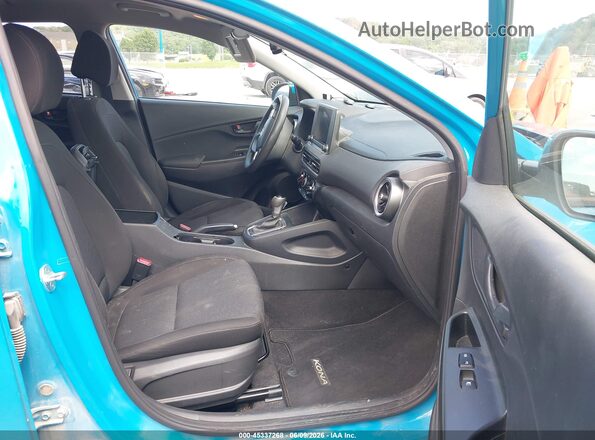 KM8K6CAB5NU807019 2022 HYUNDAI KONA Light Blue Widok wnętrza z przodu