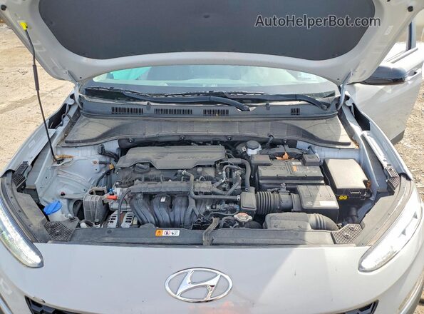 KM8K6CAB8NU914906 2022 HYUNDAI KONA Silver Vista interior trasera