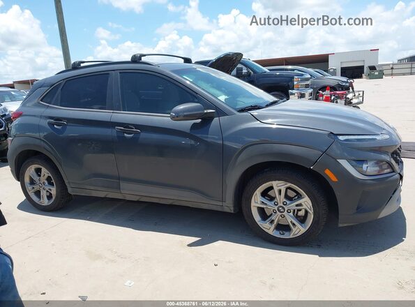 KM8K6CAB9PU985146 2023 HYUNDAI KONA Gray Vista interior trasera