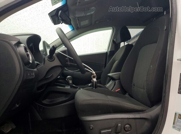 KM8K6CABXPU948087 2023 HYUNDAI KONA White Widok wnętrza z przodu