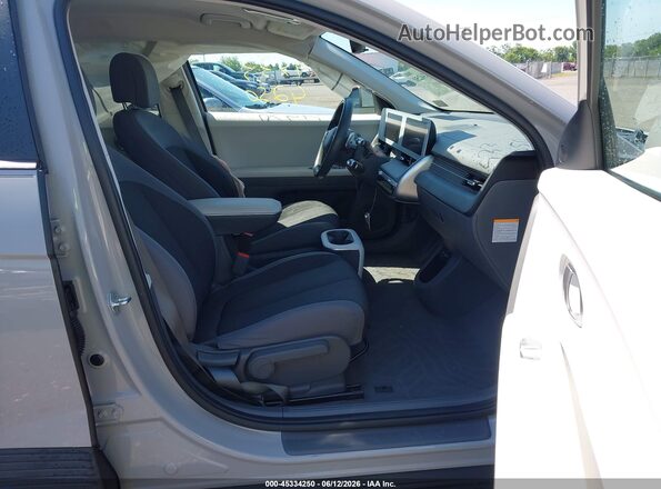 KM8KMDAF2NU096703 2022 HYUNDAI IONIQ 5 Silver Front interior view