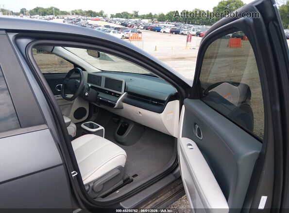 KM8KN4AE2NU066640 2022 HYUNDAI IONIQ 5 Gray Front interior view