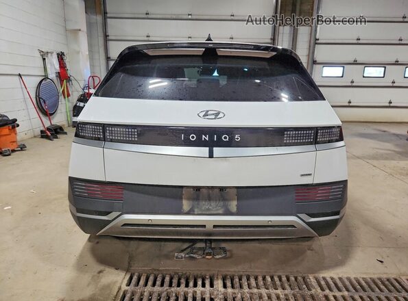 KM8KNDAF0PU230673 2023 HYUNDAI IONIQ White Հետևի տեսք