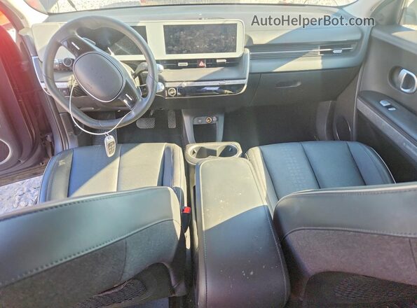 KM8KNDAF3PU163325 2023 HYUNDAI IONIQ Charcoal Vista del salpicadero