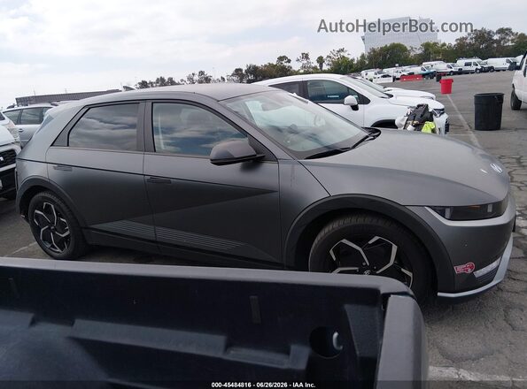 KM8KNDAF5PU198240 2023 HYUNDAI IONIQ 5 Gray Vista interior trasera