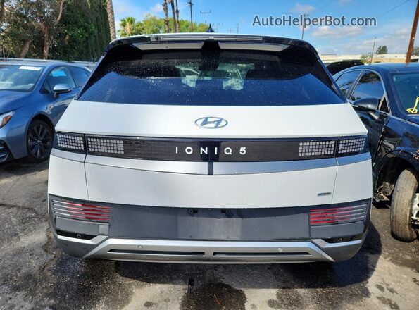 KM8KNDAF7PU228452 2023 HYUNDAI IONIQ White 