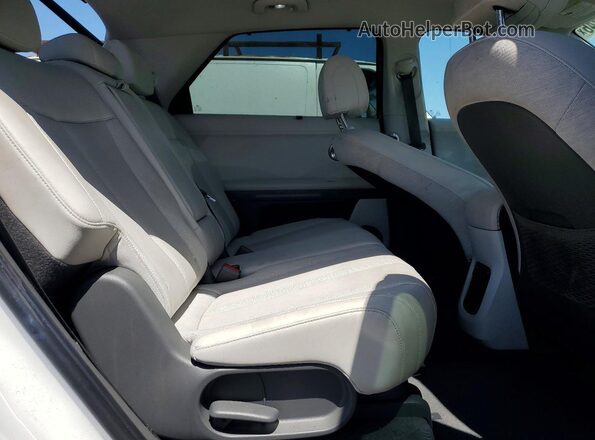 KM8KRDAFXNU101700 2022 HYUNDAI IONIQ White Widok tylnych siedzeń