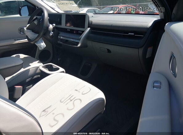 KM8KRDAFXPU166209 2023 HYUNDAI IONIQ 5 Черный Вид салона спереди