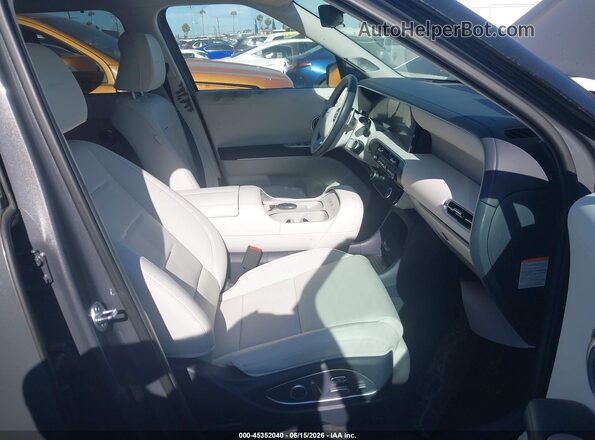 KM8RM5SA9TU065355 2026 HYUNDAI PALISADE HEV Gray Widok wnętrza z przodu