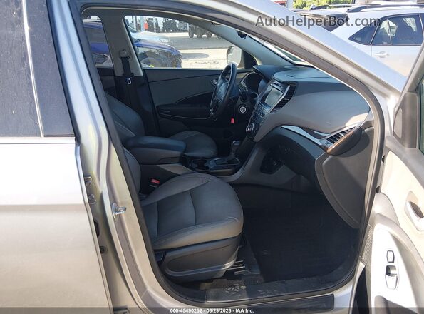 KM8SM4HFXHU194128 2017 HYUNDAI SANTA FE Серебряный Вид салона спереди