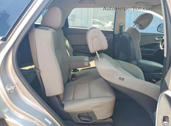 KM8SMDHFXJU257914 2018 HYUNDAI SANTA Silver Rear interior view