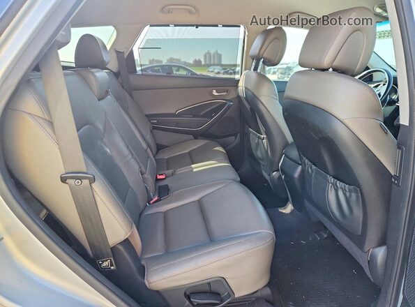 KM8SN4HFXHU233720 2017 HYUNDAI SANTA Silver Vista interior trasera