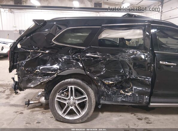 KM8SRDHF5HU203576 2017 HYUNDAI SANTA FE Black Widok z przodu