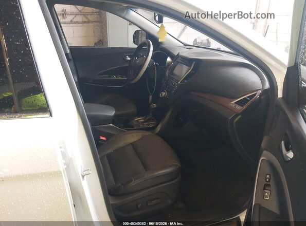 KM8SRDHF8HU200722 2017 HYUNDAI SANTA FE Белый Вид салона спереди