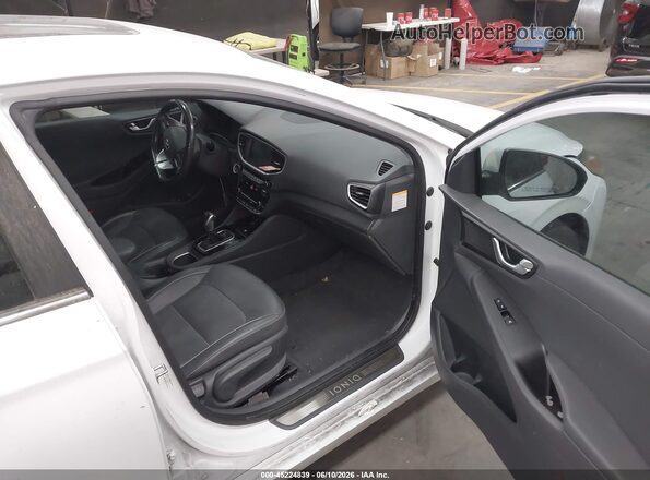 KMHC05LC4HU031655 2017 HYUNDAI IONIQ HYBRID White წინა სალონის ხედი
