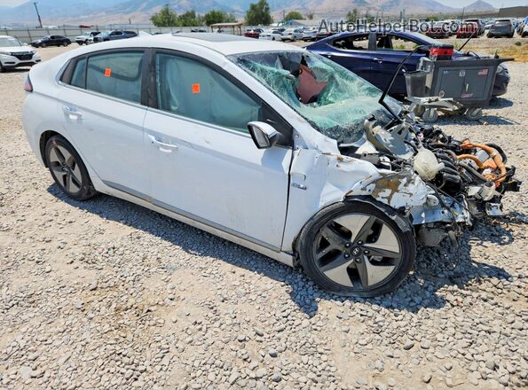 KMHC05LC6LU197202 2020 HYUNDAI IONIQ White Front right